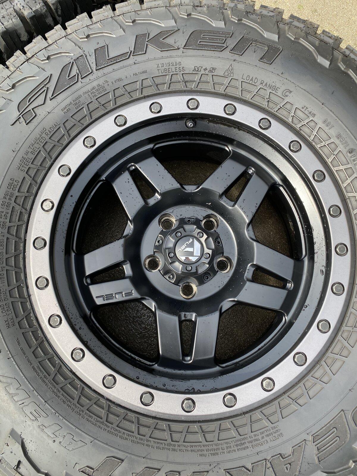 Jeep Gladiator 5- 17” Fuel Anza w/ Falken wildpeak AT BAD0664F-8735-4C92-8DCC-8A6DB1818E6F