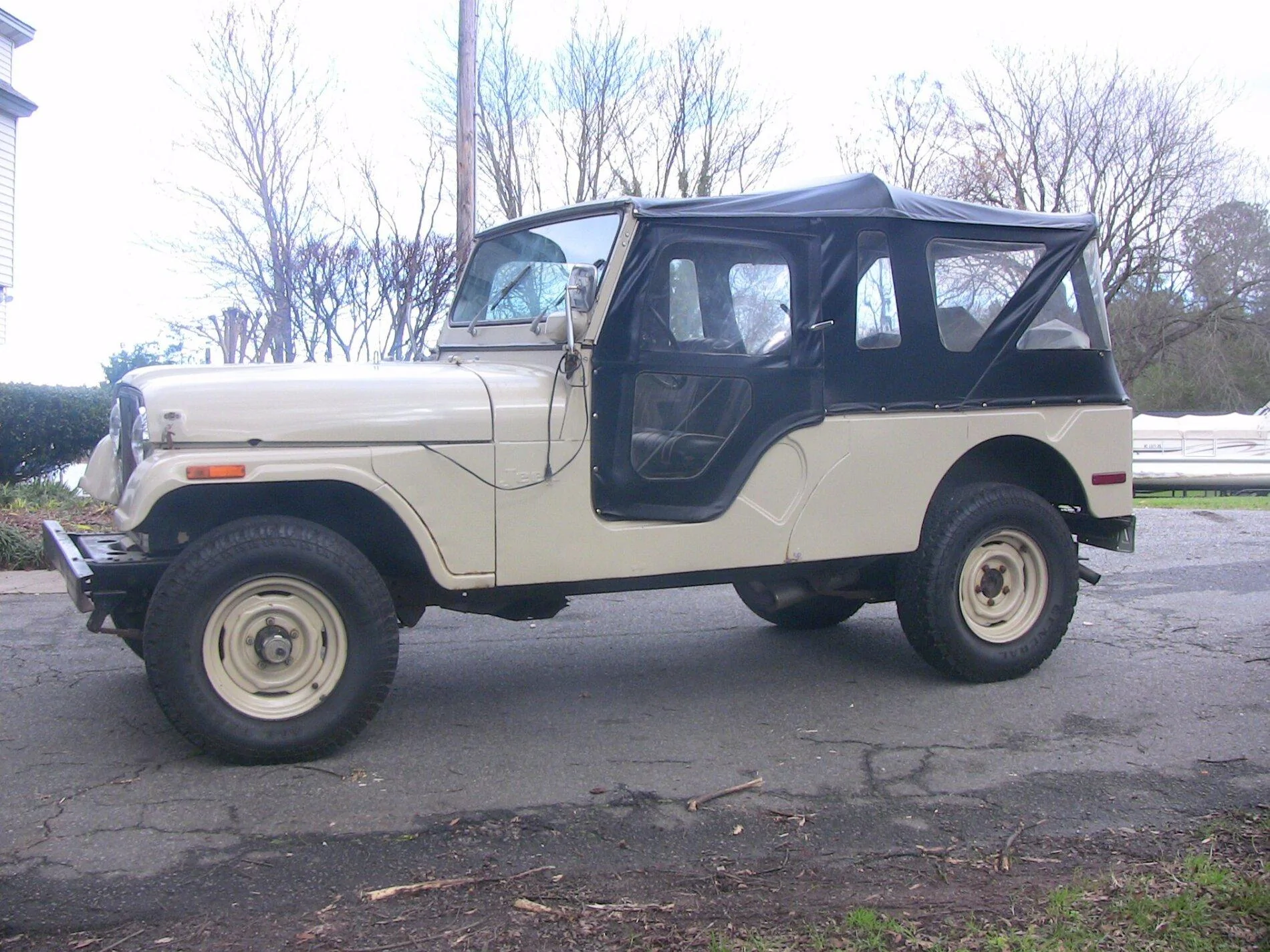 Jeep Gladiator Fully Enclosed Gladiator cj6
