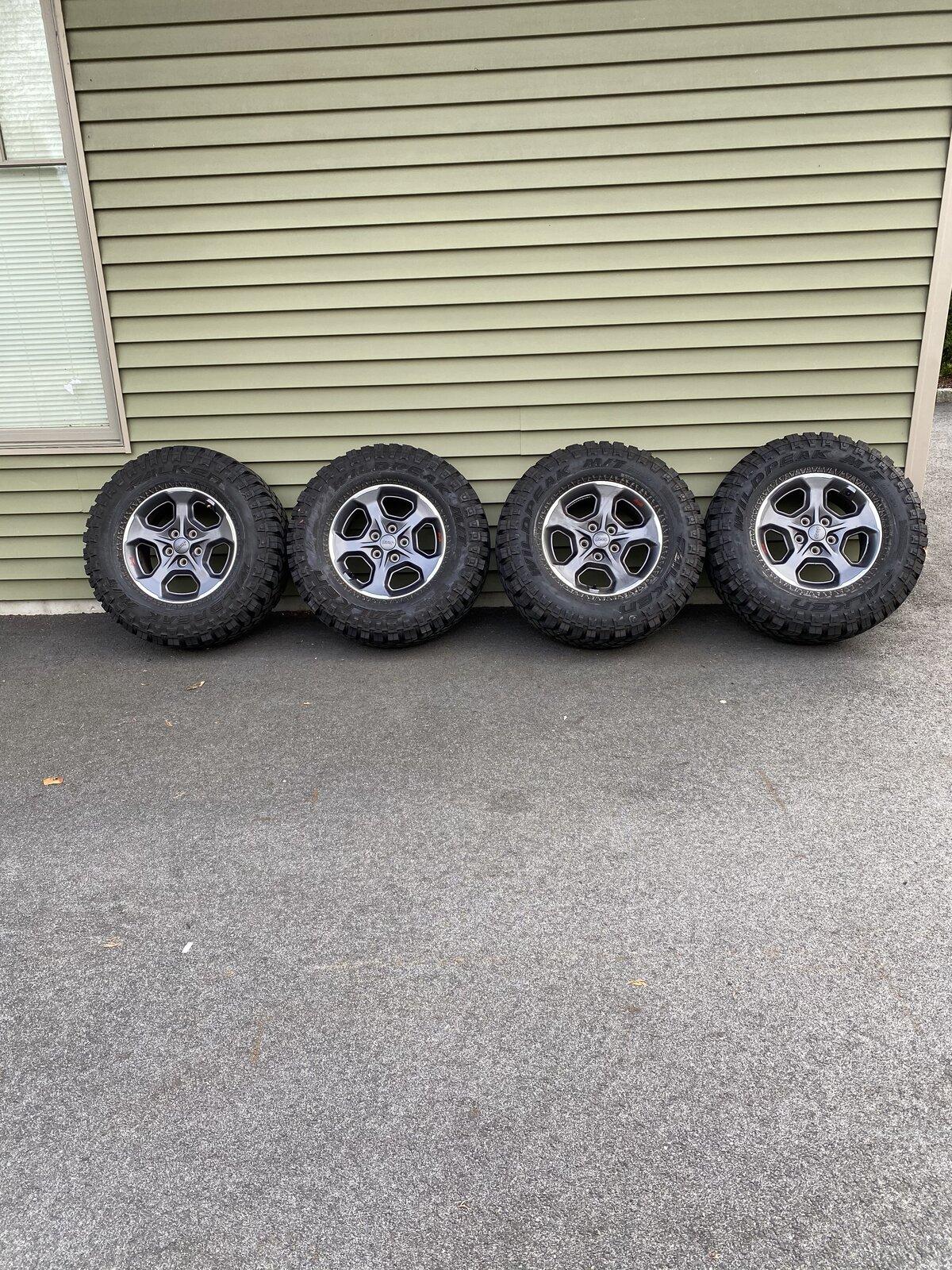 Jeep Gladiator Rubicon wheels and tires 46A71C7E-2189-43ED-9CF2-941EAC00C919