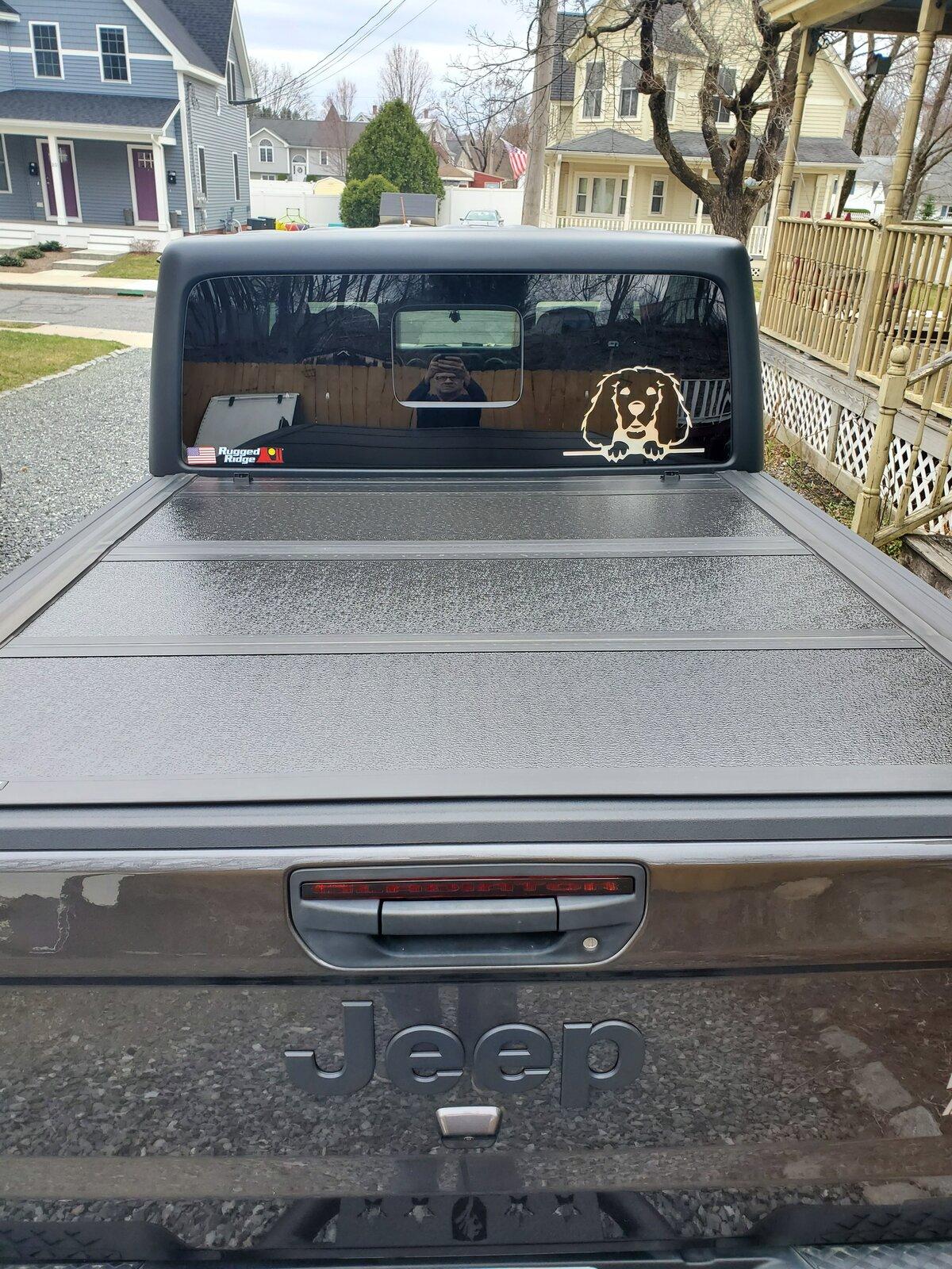 Jeep Gladiator Mopar tri fold hard bed cover 20210331_161359