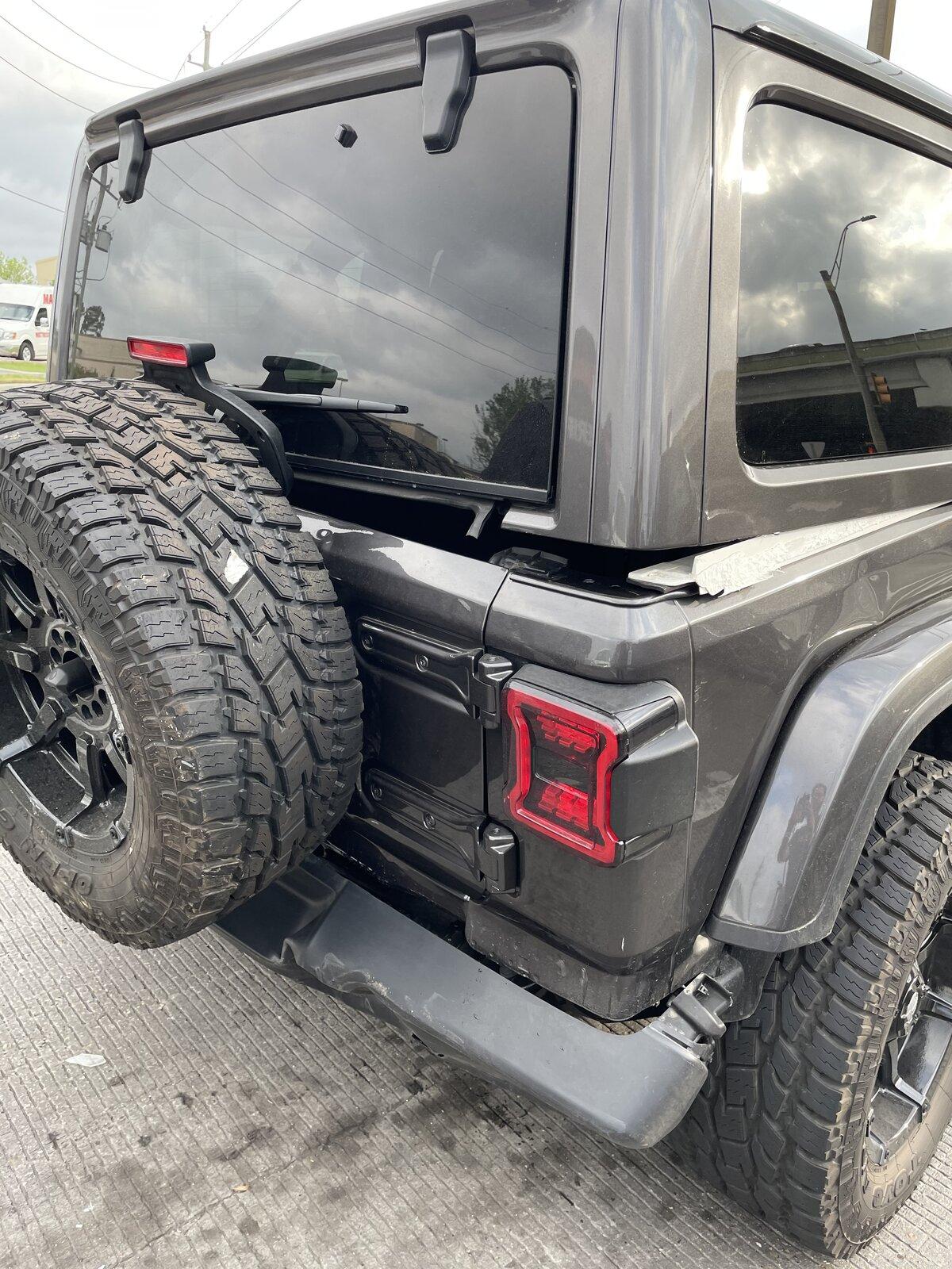 Jeep Gladiator So Angry - Rear Ended 8651708A-683D-4F93-9C8D-1A81E4E193B3