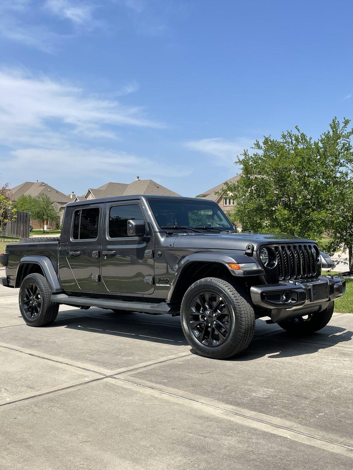 Jeep Gladiator So Angry - Rear Ended 6330B652-6A91-45F1-8C02-08E72AD3A28F