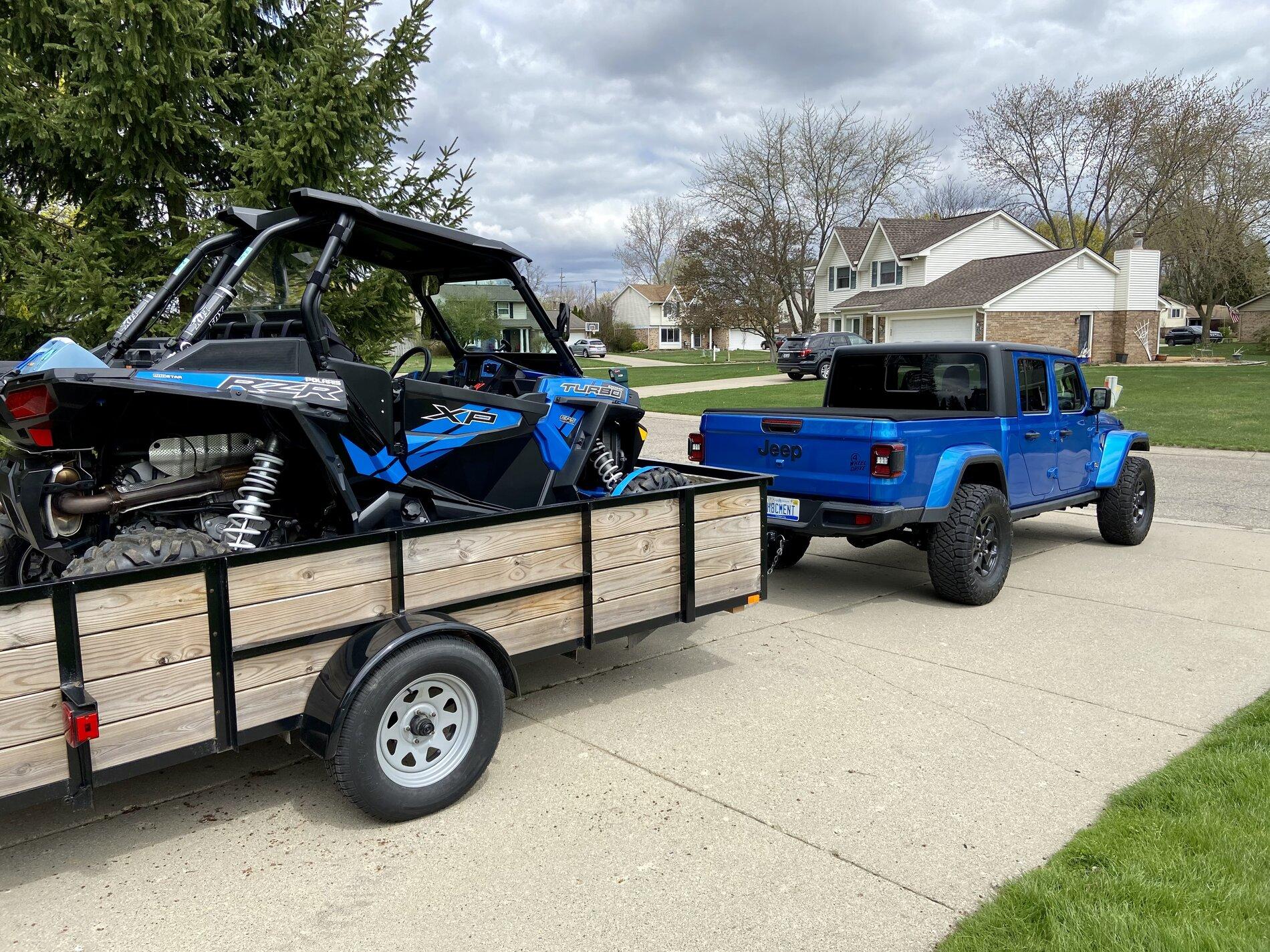 Jeep Gladiator First Tow: Wrangler vs. Gladiator Jeep Tow