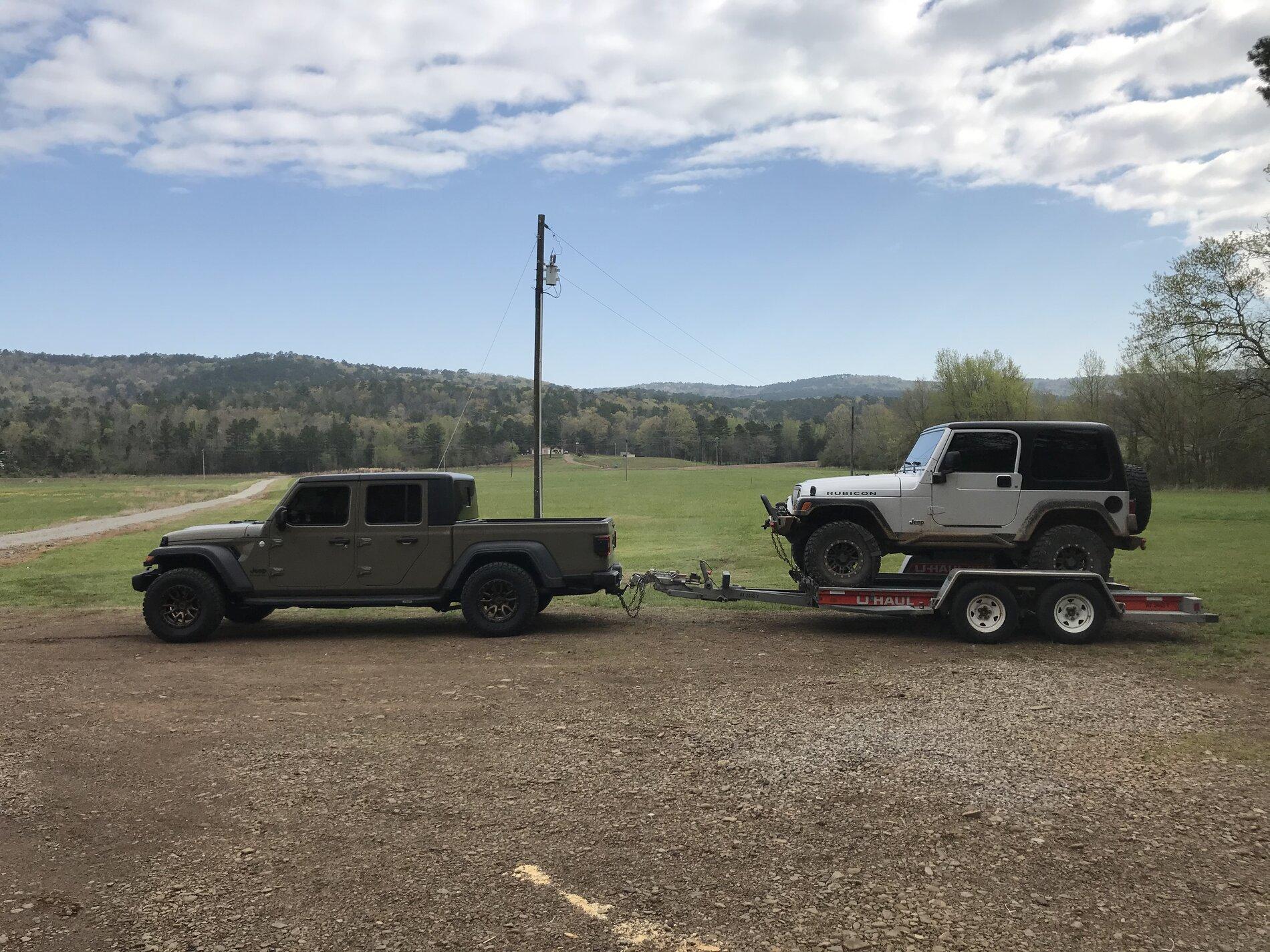 Jeep Gladiator So, what is everybody towing? AFA8EBA6-46C2-4155-A850-346AECC59E15