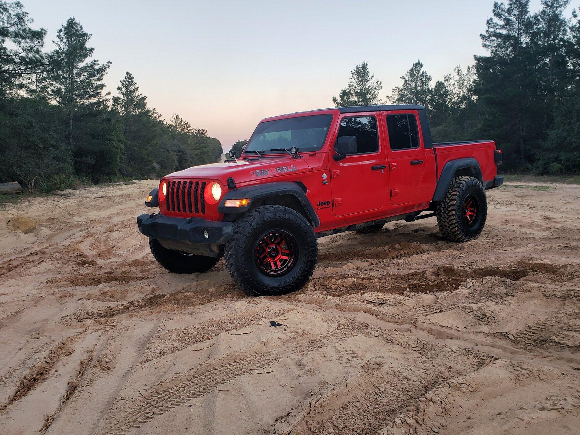 Jeep Gladiator Jeep Beach 2021 Daytona Beach, Florida deadpoole