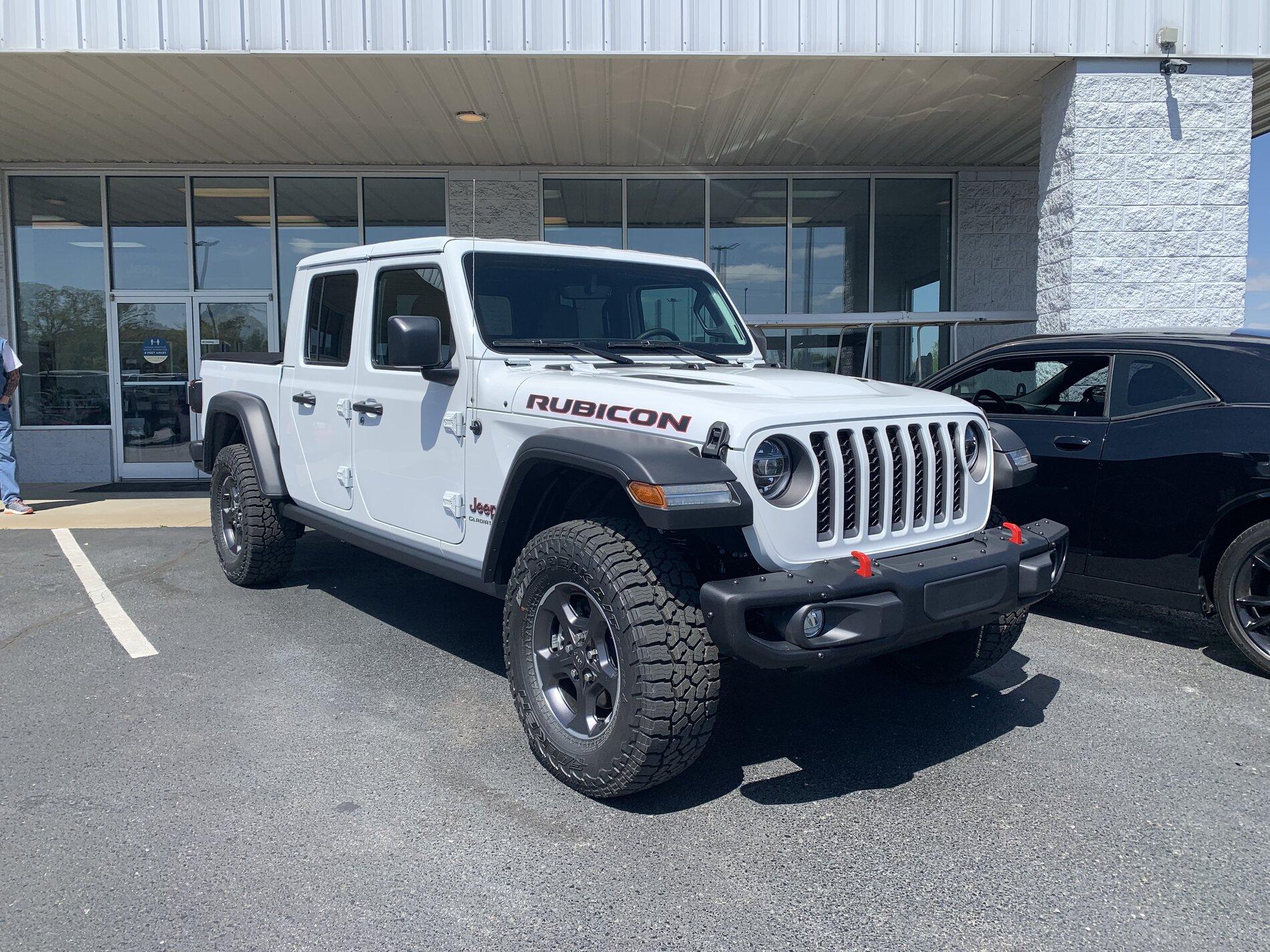 Jeep Gladiator Gupton Motors up to 8% below invoice BA4AB811-F7BF-4FB6-BC14-EAC1018F6B21