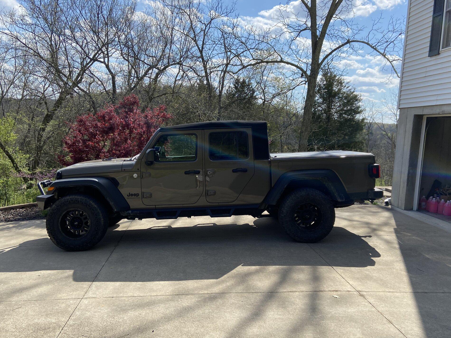 Jeep Gladiator Soft Top E6531652-A30E-4A5C-BF84-F92842296641