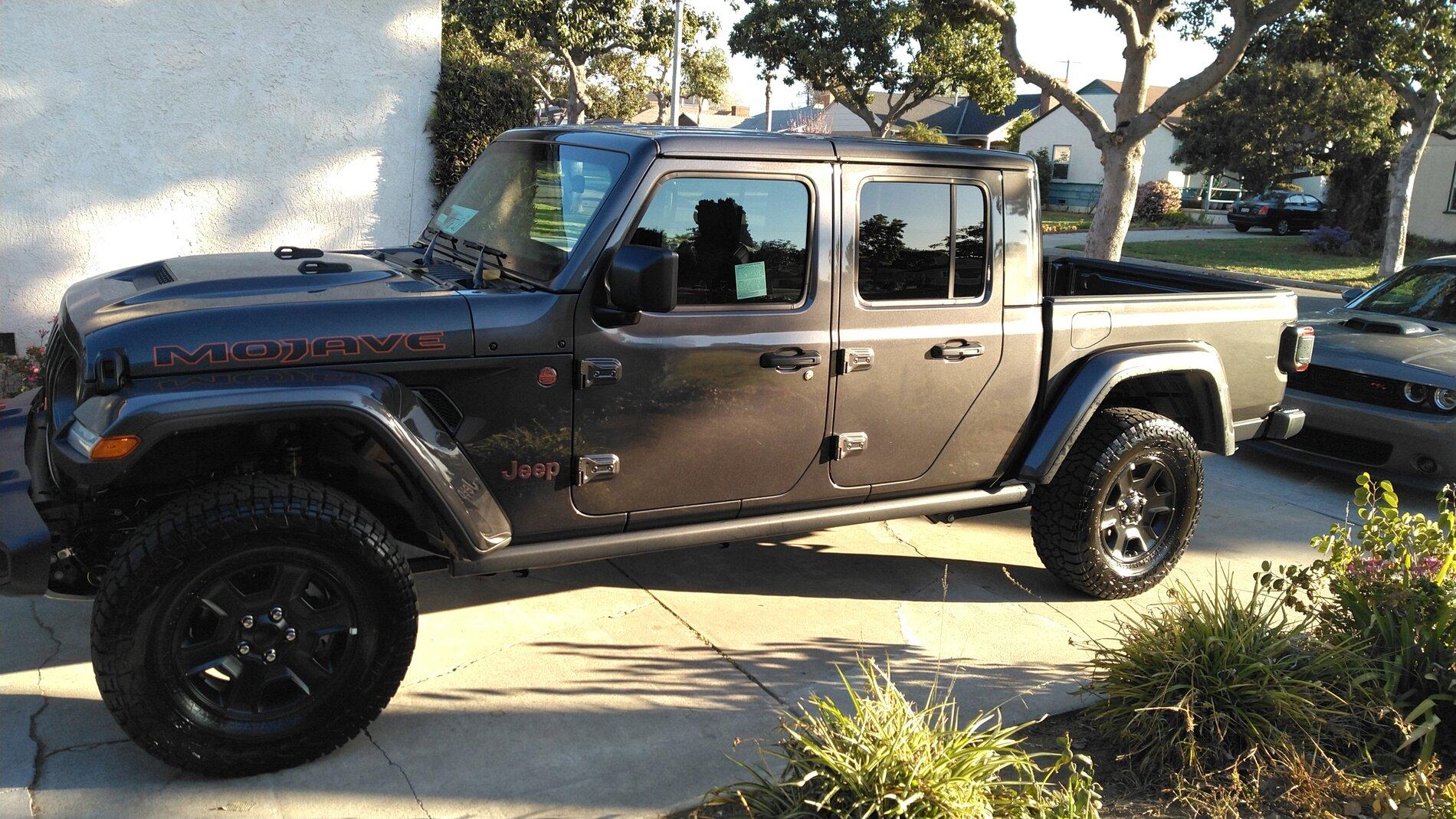 Jeep Gladiator Took Delivery of Your JT? Sign in Here! KIMG0077.JPG