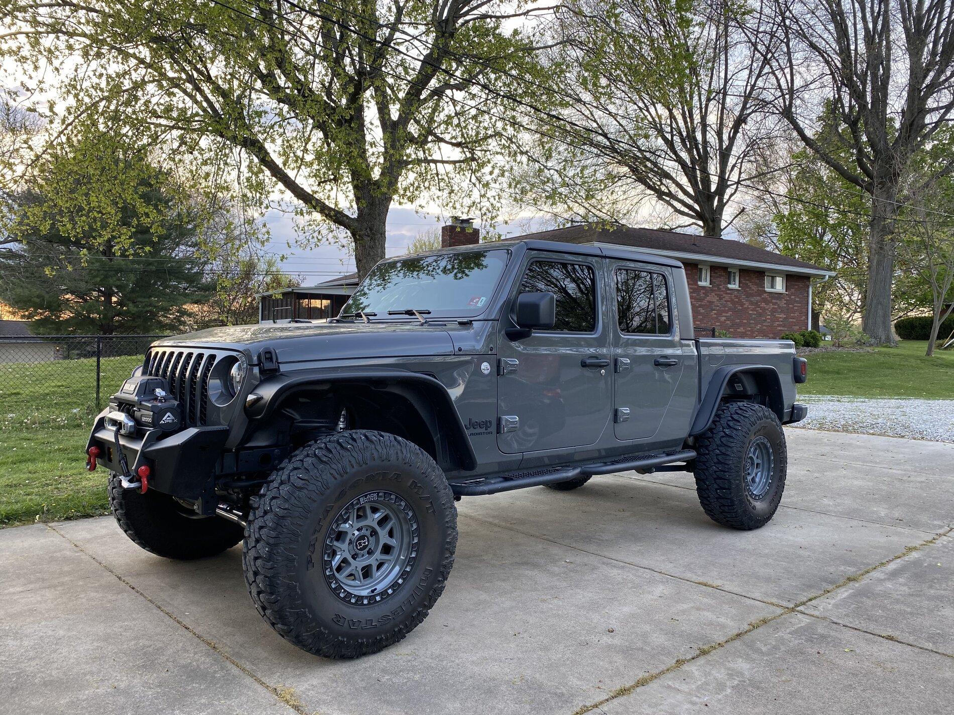 Jeep Gladiator 2020 Jeep Gladiator Sting Grey B2CA02E8-1CA1-4871-AC40-F2A8A9CE2A9B