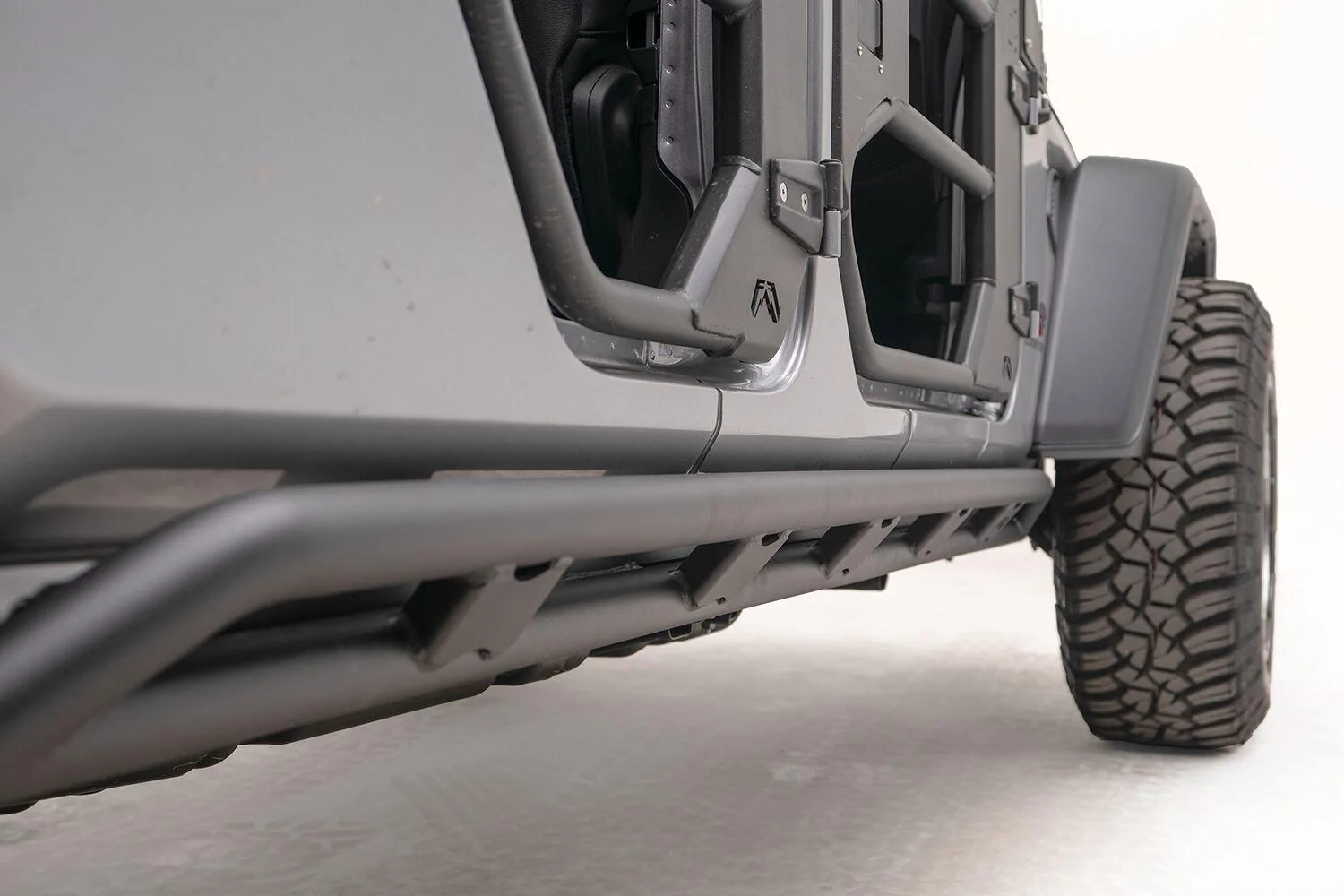 Jeep Gladiator Does anyone have the N-Fab Rock Rail Step System (or the Fab Fours Tube Rock Sliders)? fabfours-JT20-G1850-b-tube-rock-sliders-2020-jl-2