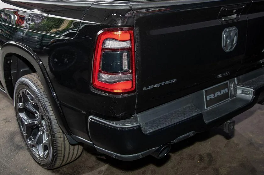 Jeep Gladiator New Oracle taillights spotted 89E07AC3-2830-44DA-809D-36F62A8109B1