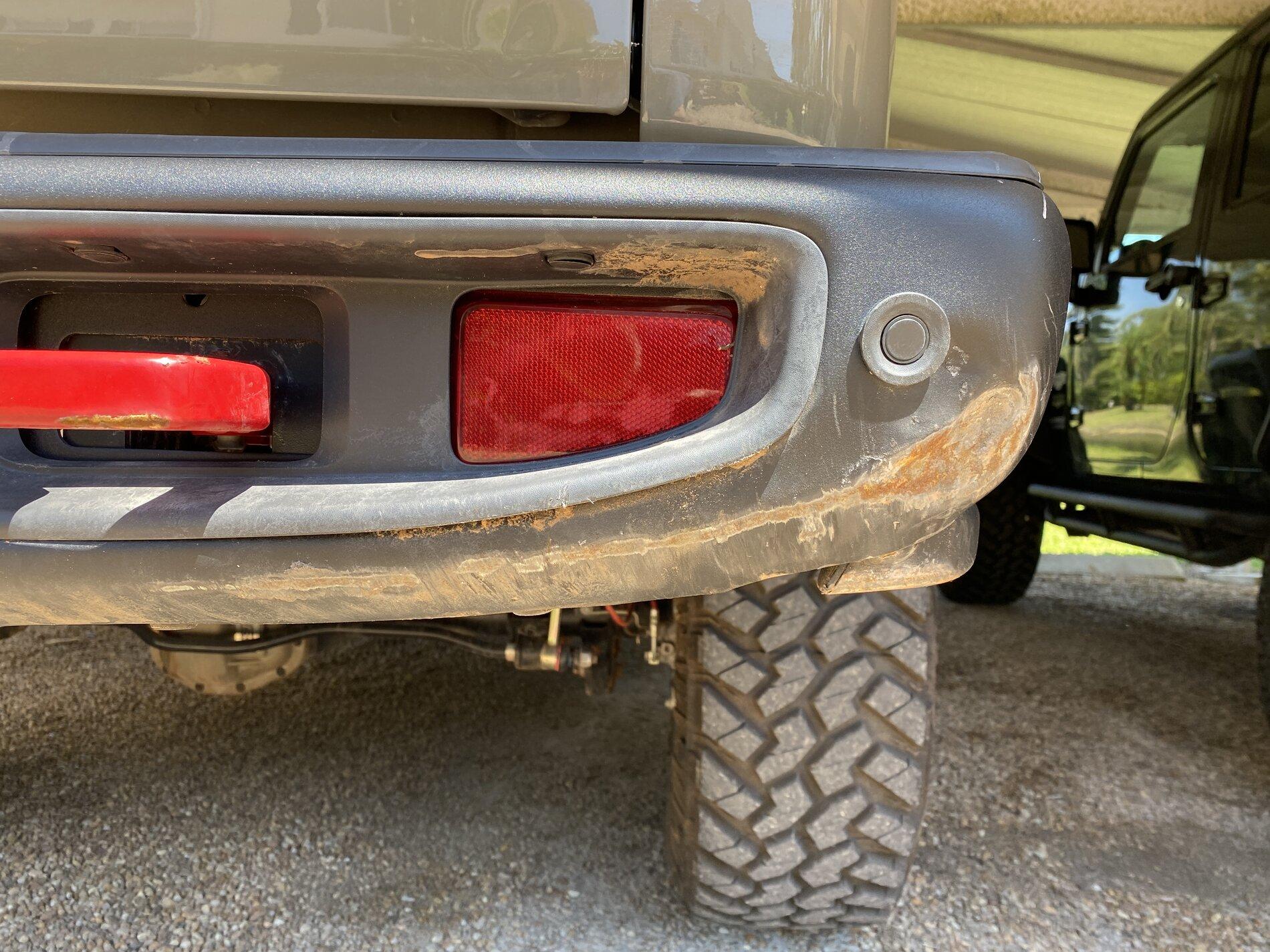 Jeep Gladiator Cliff Hanger - one fender and some rocker dings. IMG_1292.JPG