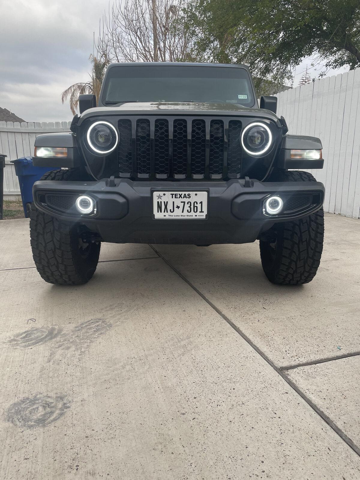 Jeep Gladiator Auxiliary LED Reverse Lights (Integrated Rear Bumper) 4C7B6742-7F76-45AE-B9AC-52083D0D9089