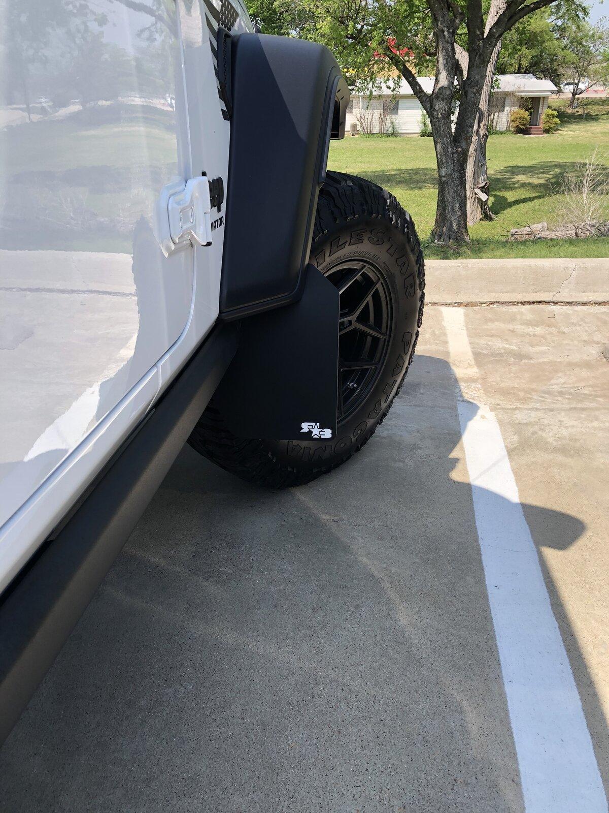 Jeep Gladiator Rokblokz Installed 63969088280__D6A0E9AB-5B8A-4862-8AFE-CACAC56E1440