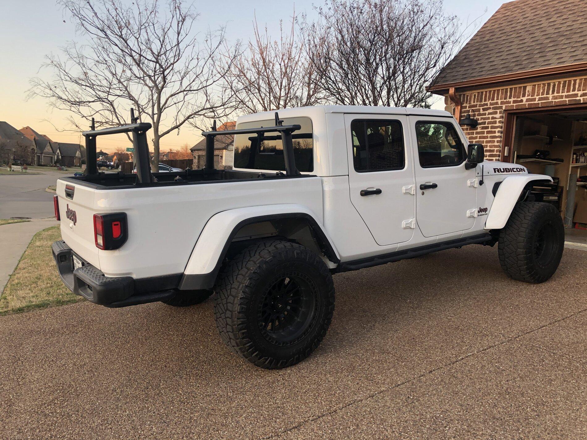 Jeep Gladiator BRIGHT WHITE Gladiator JT Club 9AFC9FC1-8E3A-4973-9D05-9D711FA1A64A