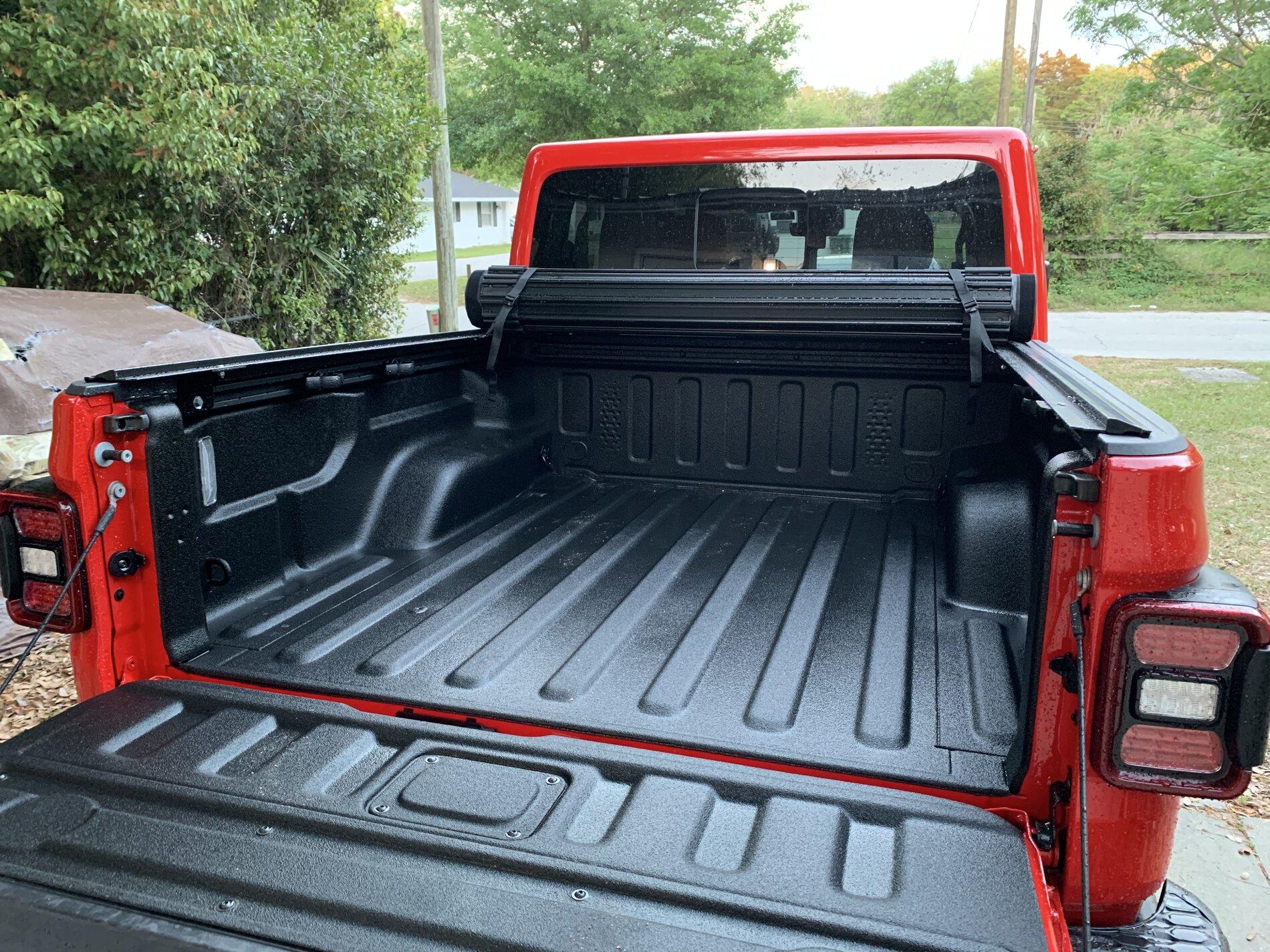 Jeep Gladiator Which bed cover do you guys recommend? DAB53805-12D9-45BA-8B69-8ACB721DD681