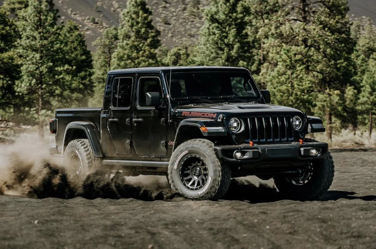 Jeep Gladiator BLACK Gladiator JT Club 332A4CFD-55CA-46B3-B563-5134873C6984