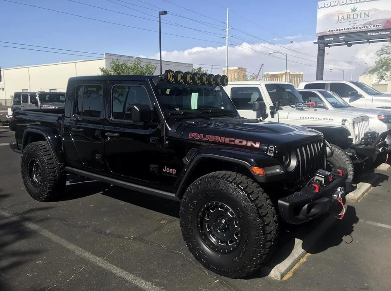 Jeep Gladiator BLACK Gladiator JT Club ECCEFDD6-27A5-4C42-A86D-A4436278EAF6