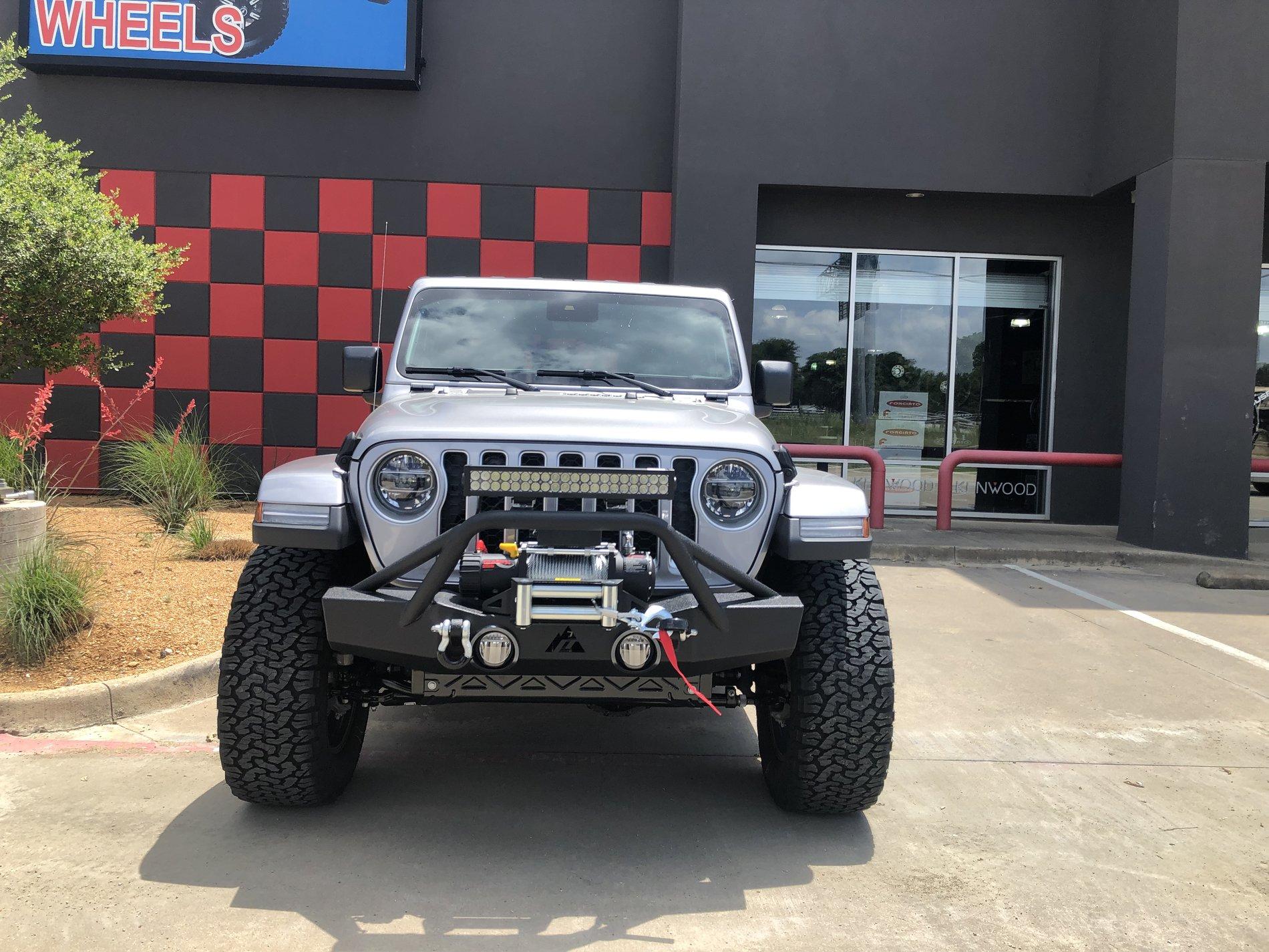 Jeep Gladiator Front Bumper Replacement 53FF103D-13B2-4B12-AAFE-FC34967C8039
