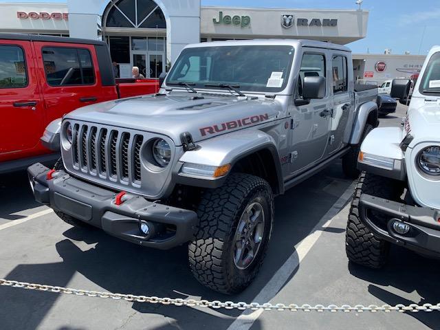 Jeep Gladiator Finally got to test drive one today s9YWHbM