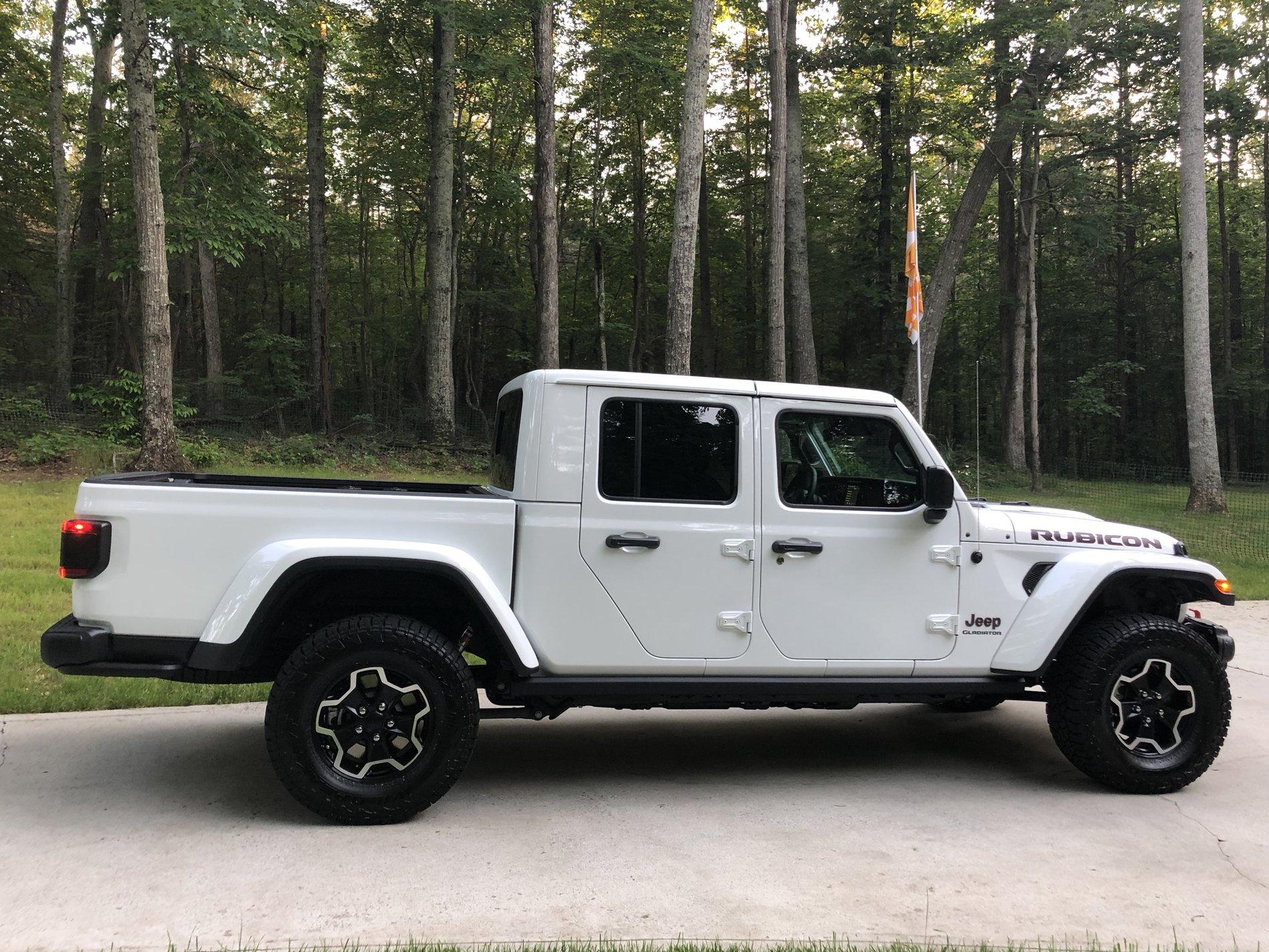 Jeep Gladiator BRIGHT WHITE Gladiator JT Club IIIGQaSoQjq2L8BIJzW9YQ