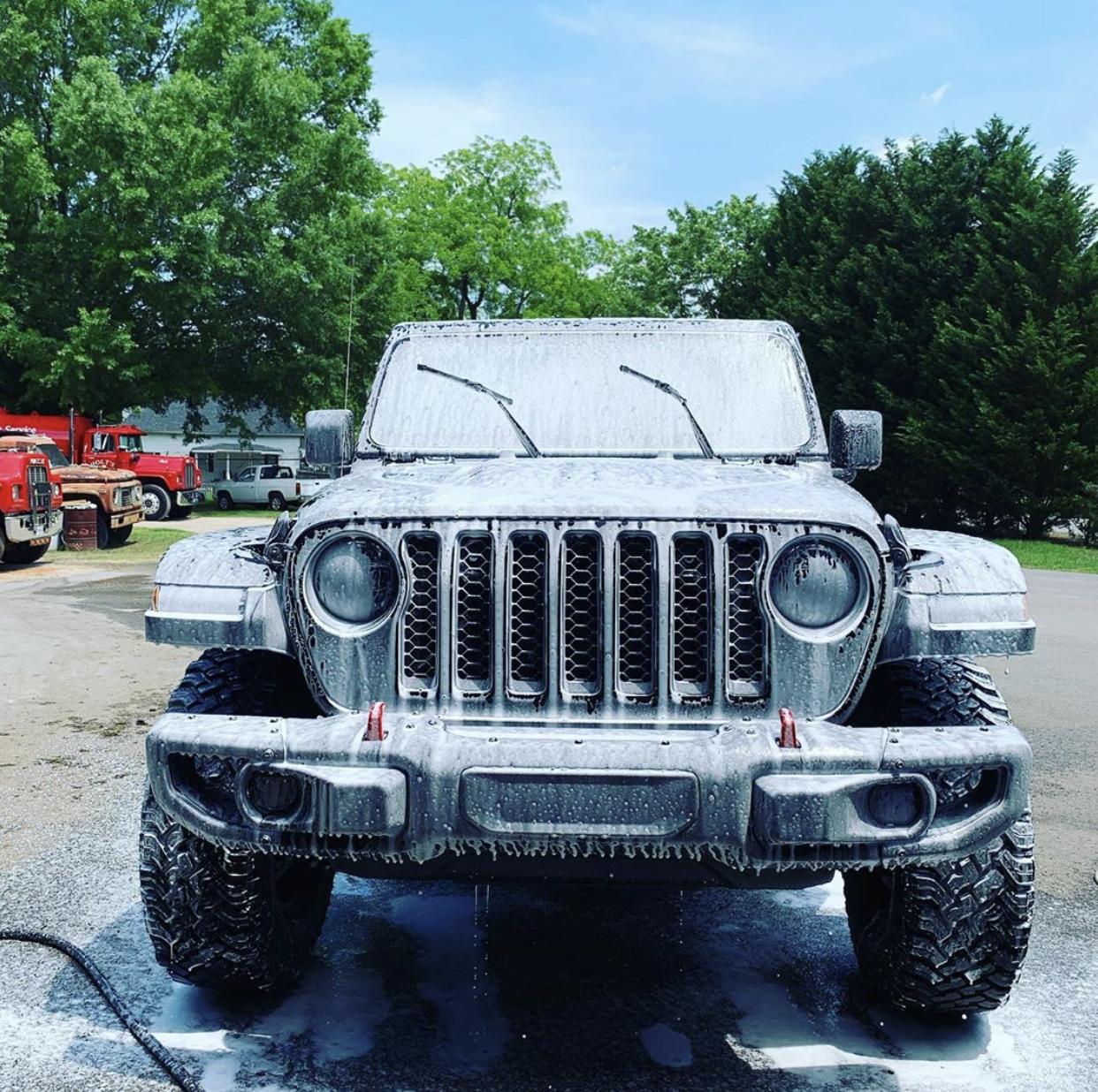 Jeep Gladiator BLACK Gladiator JT Club FA7F03F9-F4FA-4EE4-8EE2-F430F7CB6CE5