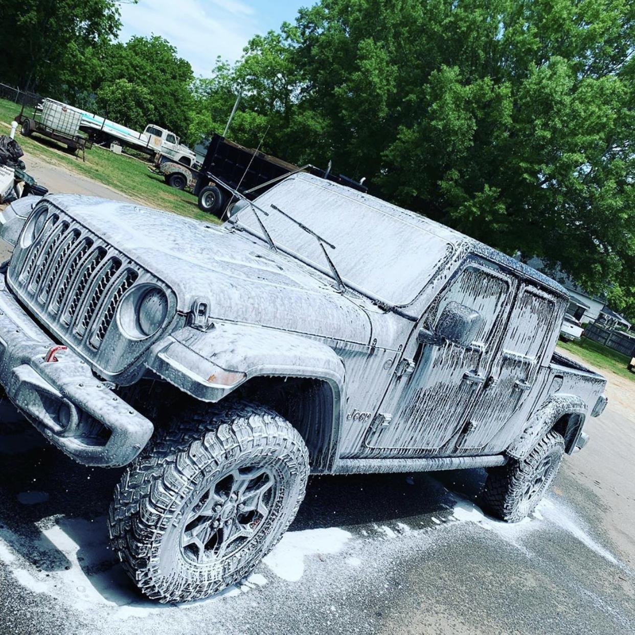 Jeep Gladiator BLACK Gladiator JT Club 2A57C06B-5B43-406D-974E-1159379FFA69