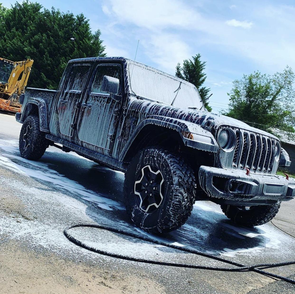 Jeep Gladiator BLACK Gladiator JT Club 03DCFC67-5BEC-42F8-927E-4637A2AF2F5D