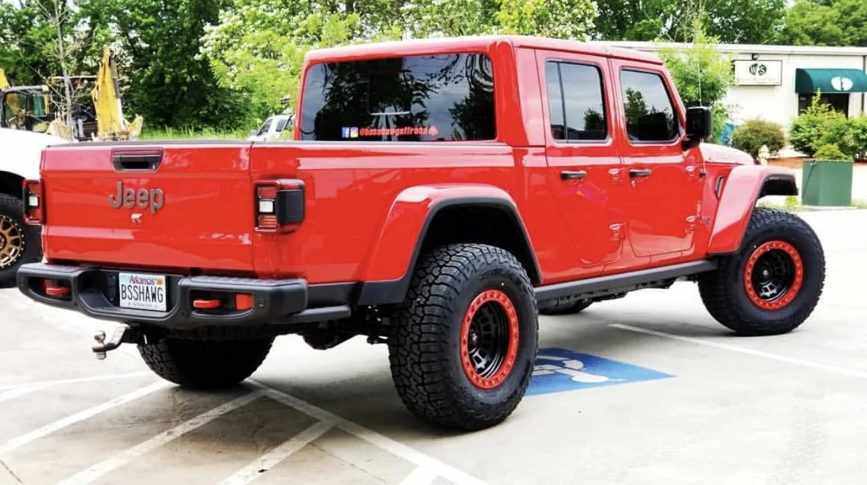 Jeep Gladiator FIRECRACKER RED Gladiator JT Club EF4349A6-F5C4-4954-A53A-342672F80E38