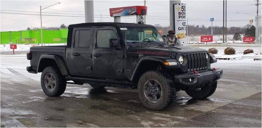 Jeep Gladiator Request: Gladiators with soft tops 4CD2C2A1-F28E-47B4-8FF6-9EBCC592E571