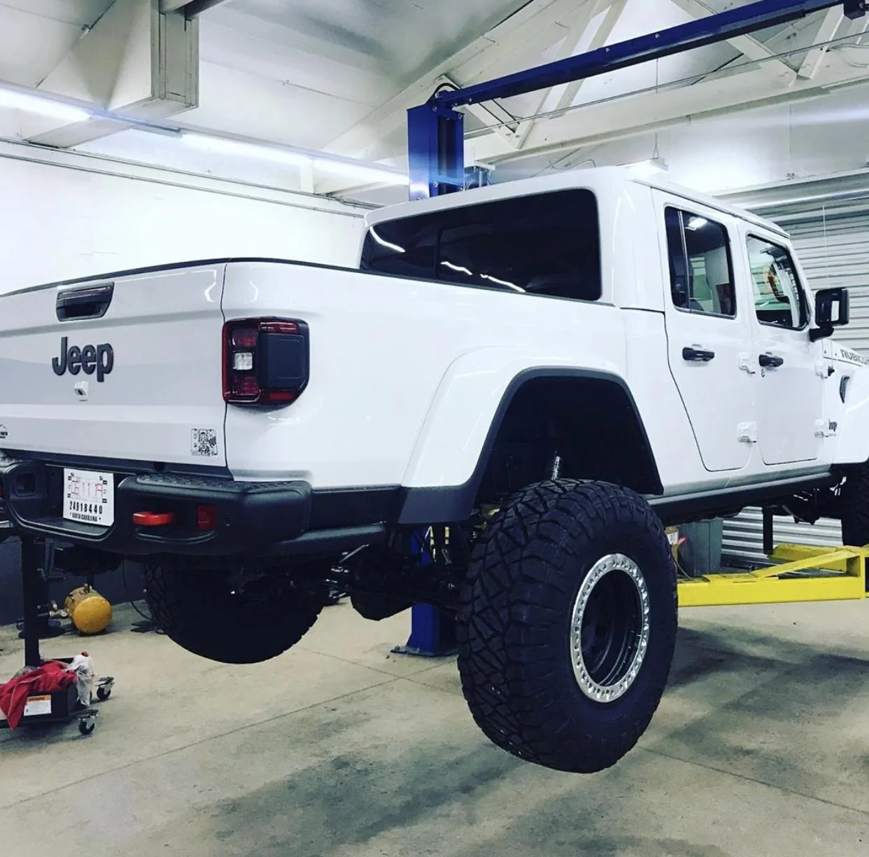 Jeep Gladiator BRIGHT WHITE Gladiator JT Club CD0AD36B-1A9A-4388-8A4D-86460AFB9AB8