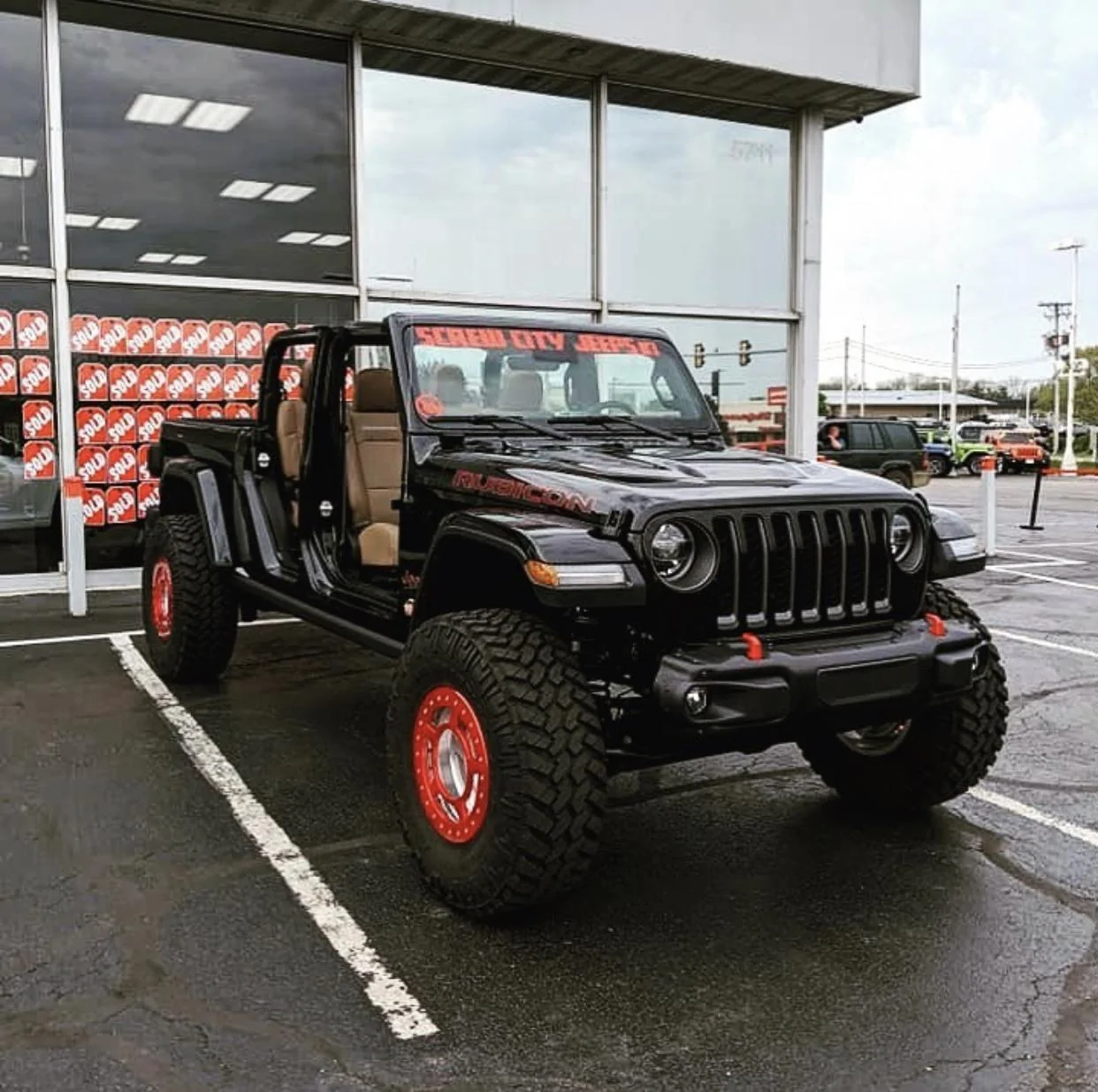 Jeep Gladiator BLACK Gladiator JT Club 858BF4C4-BC70-4E04-B2BA-3946CB1390B6
