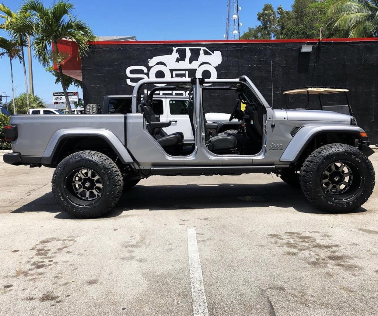 Jeep Gladiator BILLET SILVER Gladiator JT Club 092DCE20-9542-4E86-8A34-A7448032BD1F