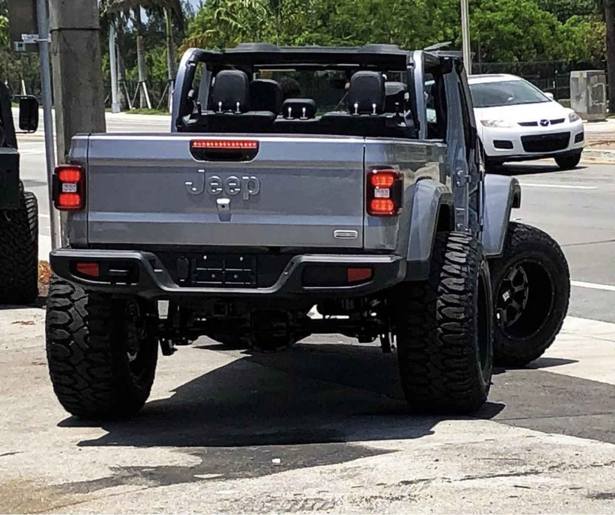 Jeep Gladiator BILLET SILVER Gladiator JT Club C0B6A339-1FC1-431E-BF5C-9CD91220A9EB
