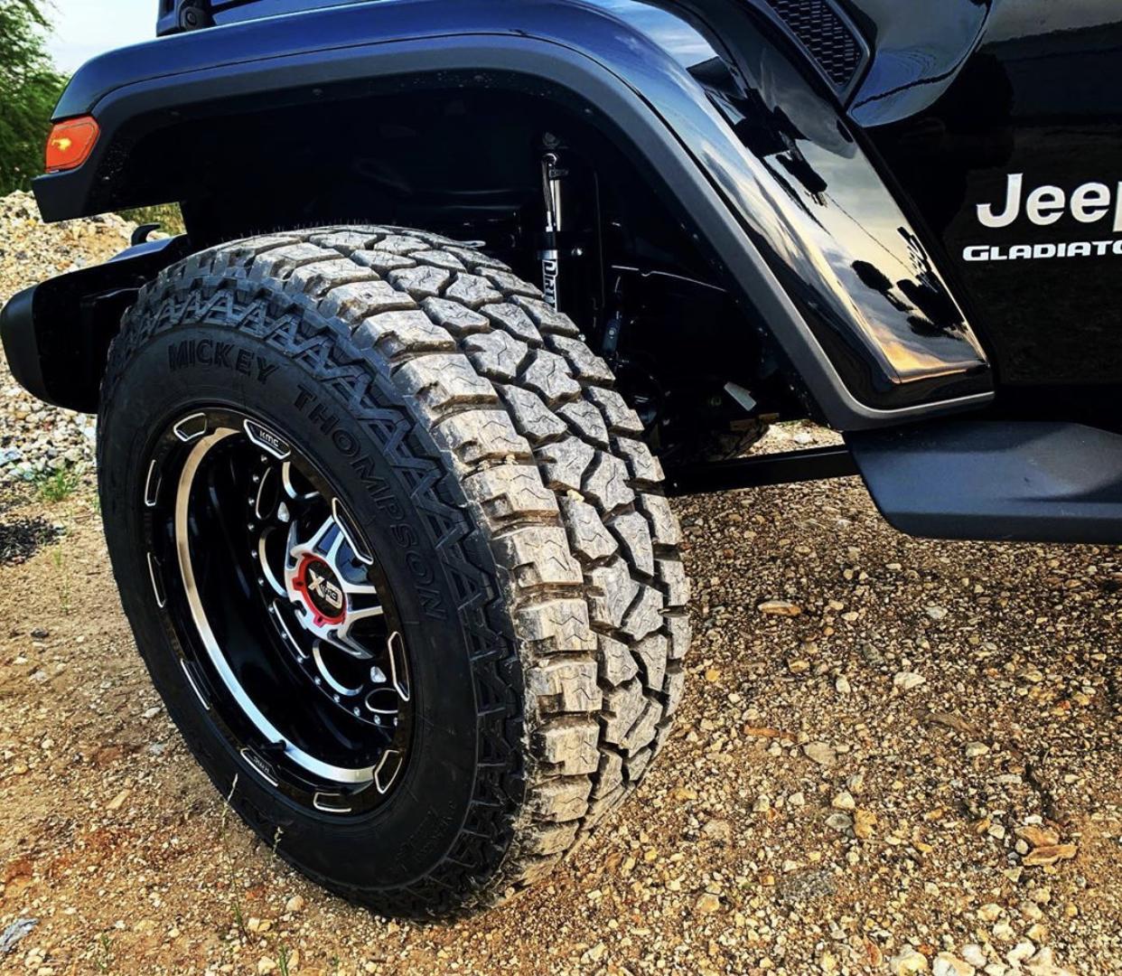 Jeep Gladiator BLACK Gladiator JT Club 5743FA41-69C1-42EA-A0E8-07CDBE8FBE56