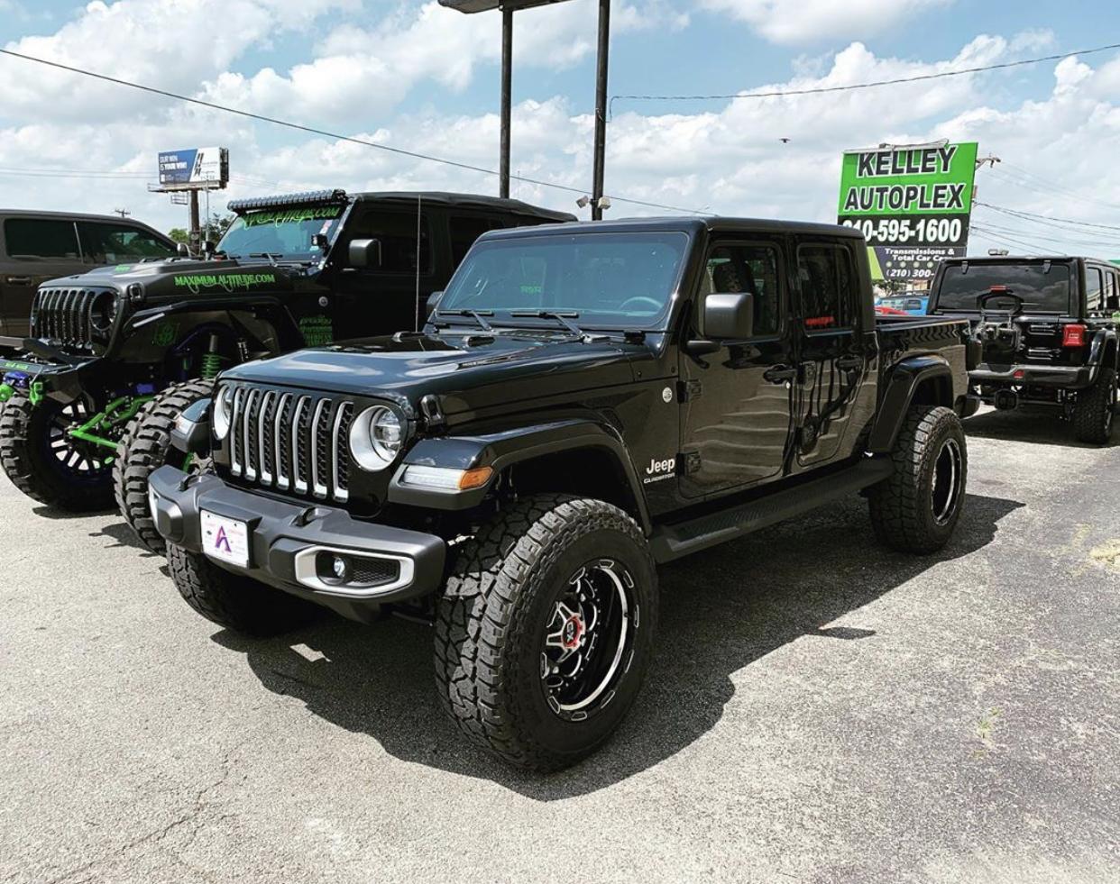 Jeep Gladiator BLACK Gladiator JT Club 9B897F64-FC01-4859-A5F2-2DBD2958BF9E