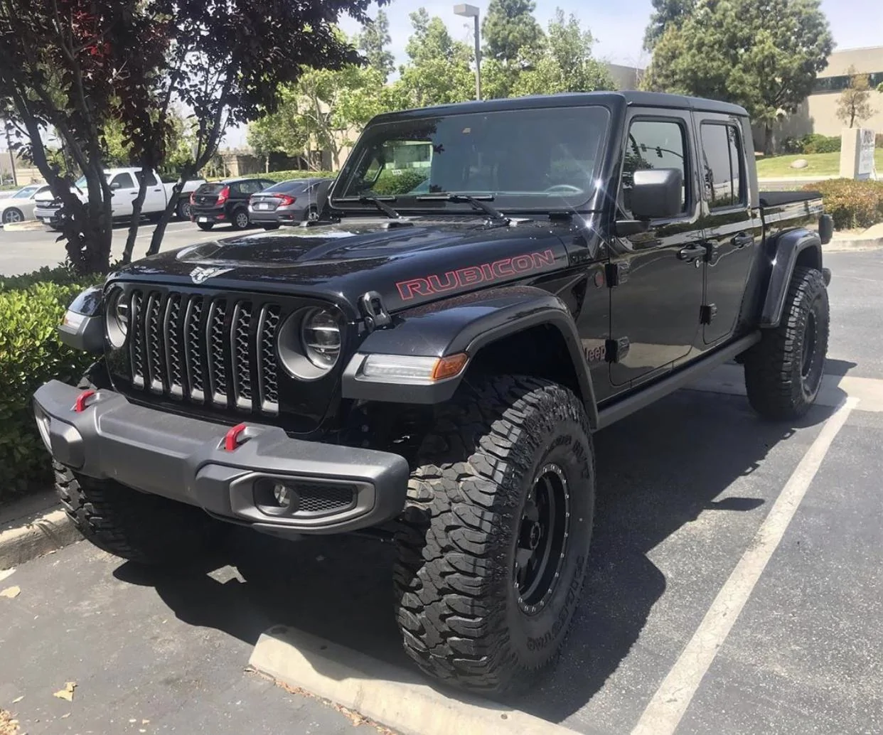 Jeep Gladiator BLACK Gladiator JT Club 9D8F99B9-7066-4735-A6FA-AD9B25877C2D