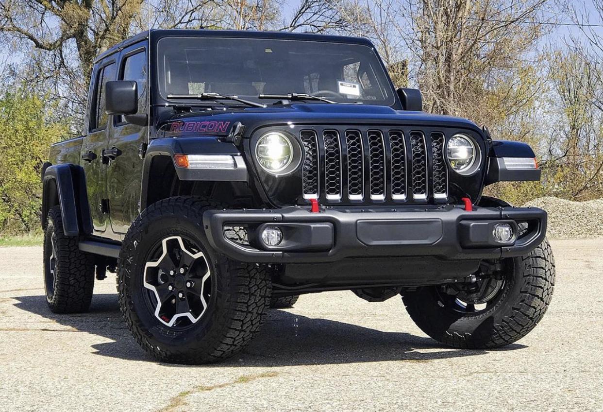 Jeep Gladiator BLACK Gladiator JT Club 8A3E57DC-5304-46F4-85C8-769C96F1B2B3