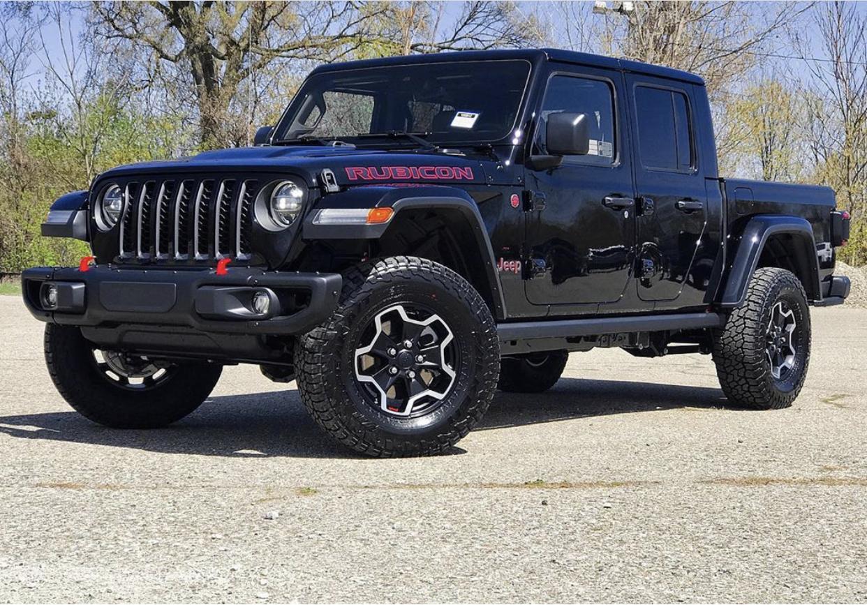Jeep Gladiator BLACK Gladiator JT Club 5DA889D8-AE52-455B-8E4B-1C282DB90F9F