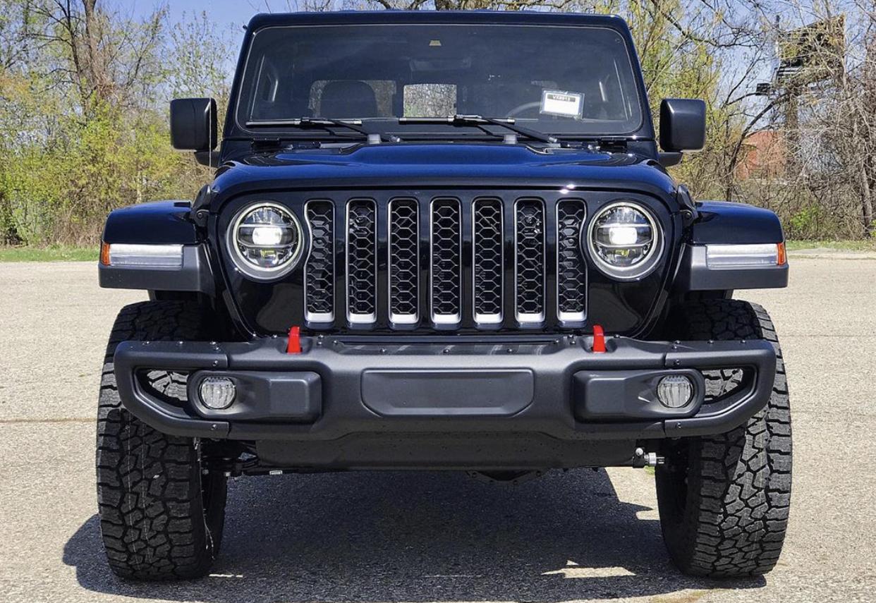 Jeep Gladiator BLACK Gladiator JT Club FCC3E835-1DC5-4878-9C33-517F48F8629E