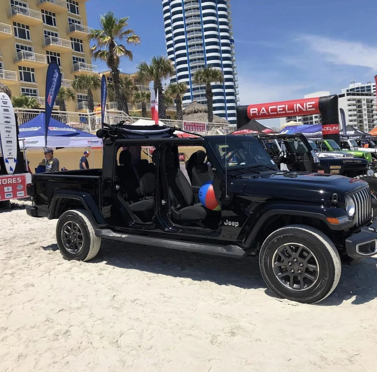 Jeep Gladiator Request: Gladiators with soft tops BDF77D93-BB01-4946-BDE5-771820C8391E
