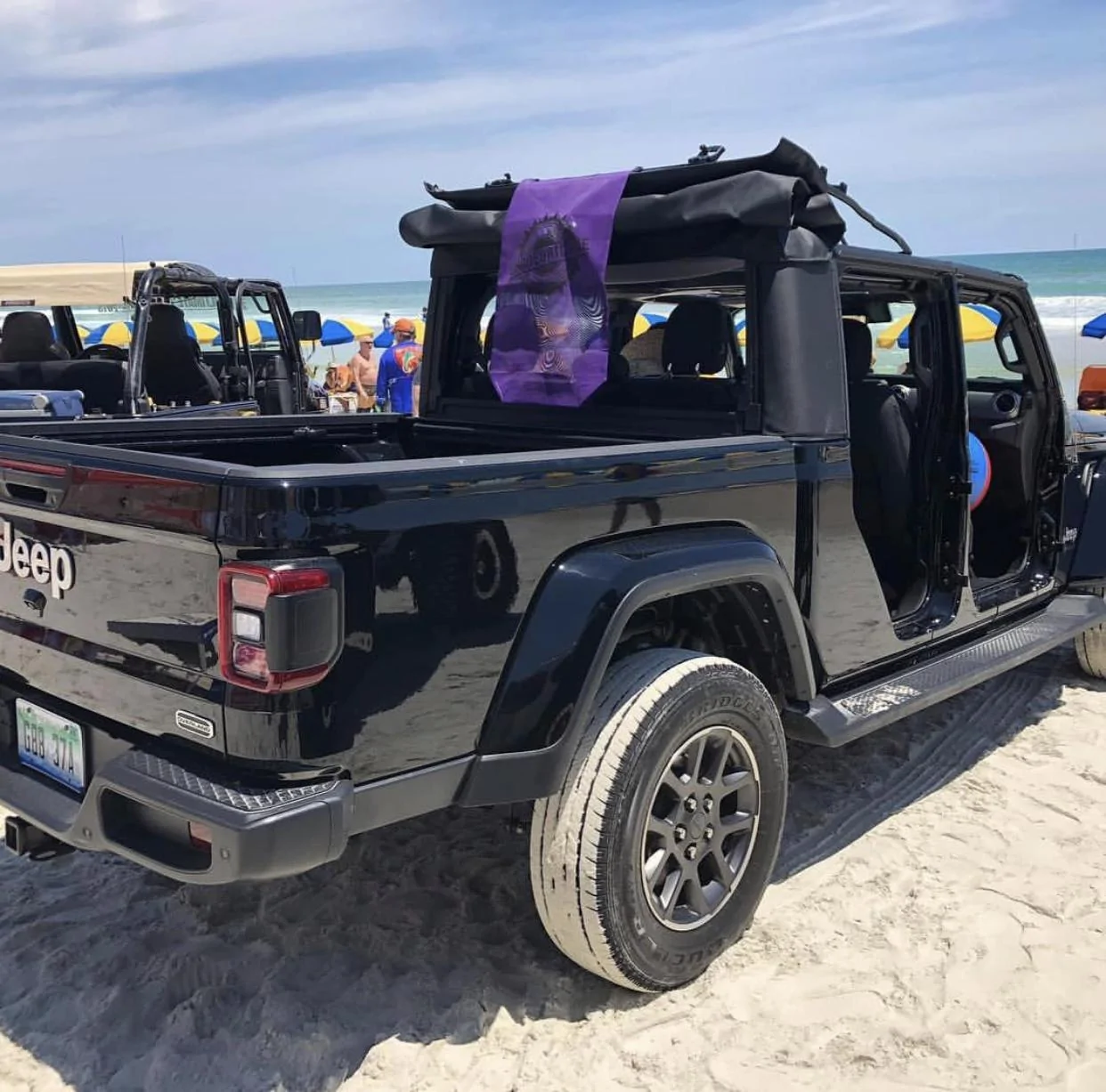 Jeep Gladiator Request: Gladiators with soft tops C1C9CC08-CE27-454D-8F2A-61EA9CAAB1F9