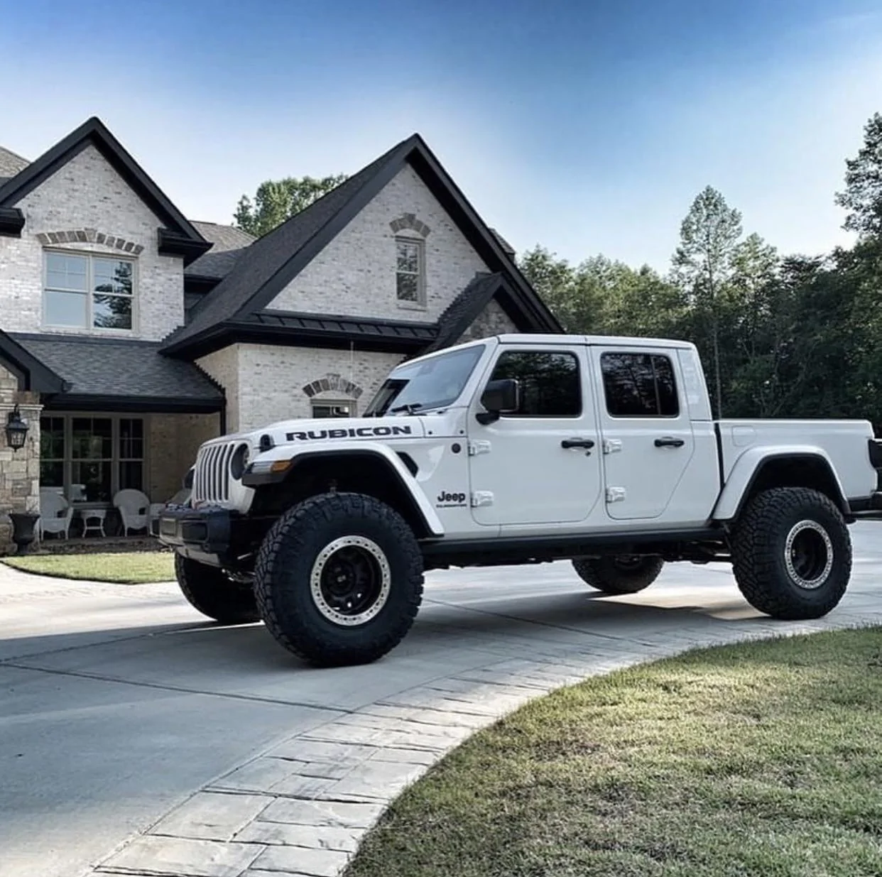 Jeep Gladiator BRIGHT WHITE Gladiator JT Club 0F89D85B-6730-4A03-9BA7-5B2F56502372
