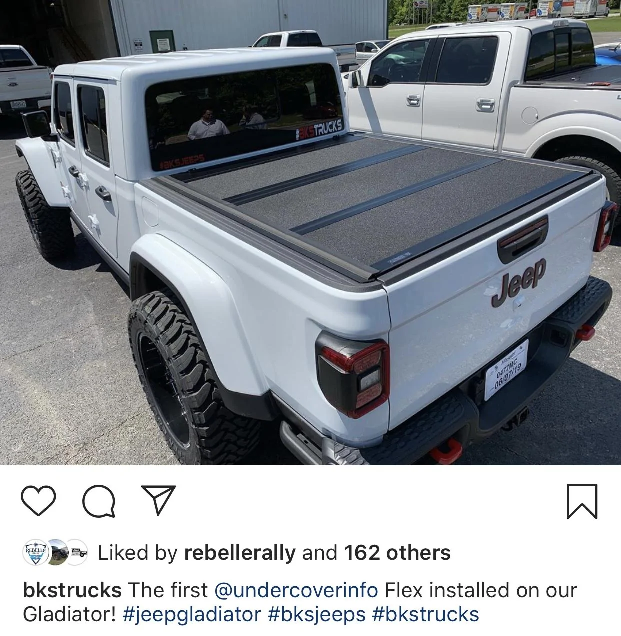 Jeep Gladiator BRIGHT WHITE Gladiator JT Club 334282C9-E082-4812-BEF6-05EF77FAD24B