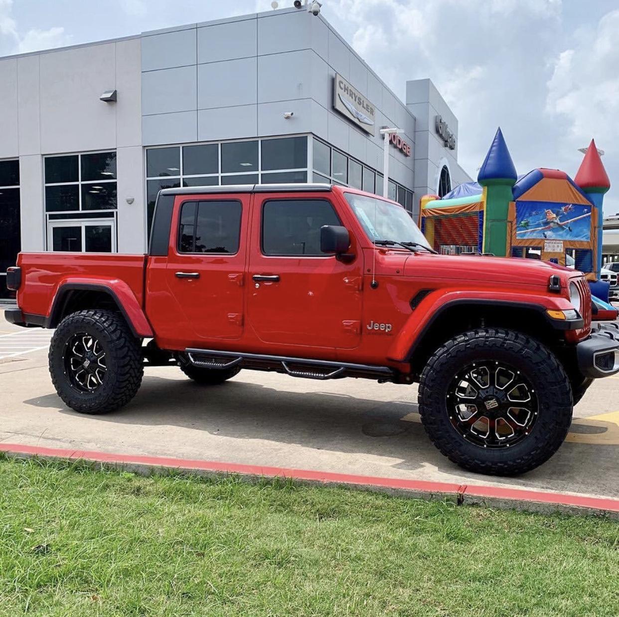 Jeep Gladiator FIRECRACKER RED Gladiator JT Club 2DF15E7E-6573-4943-8F3C-E00E05DAEF1C