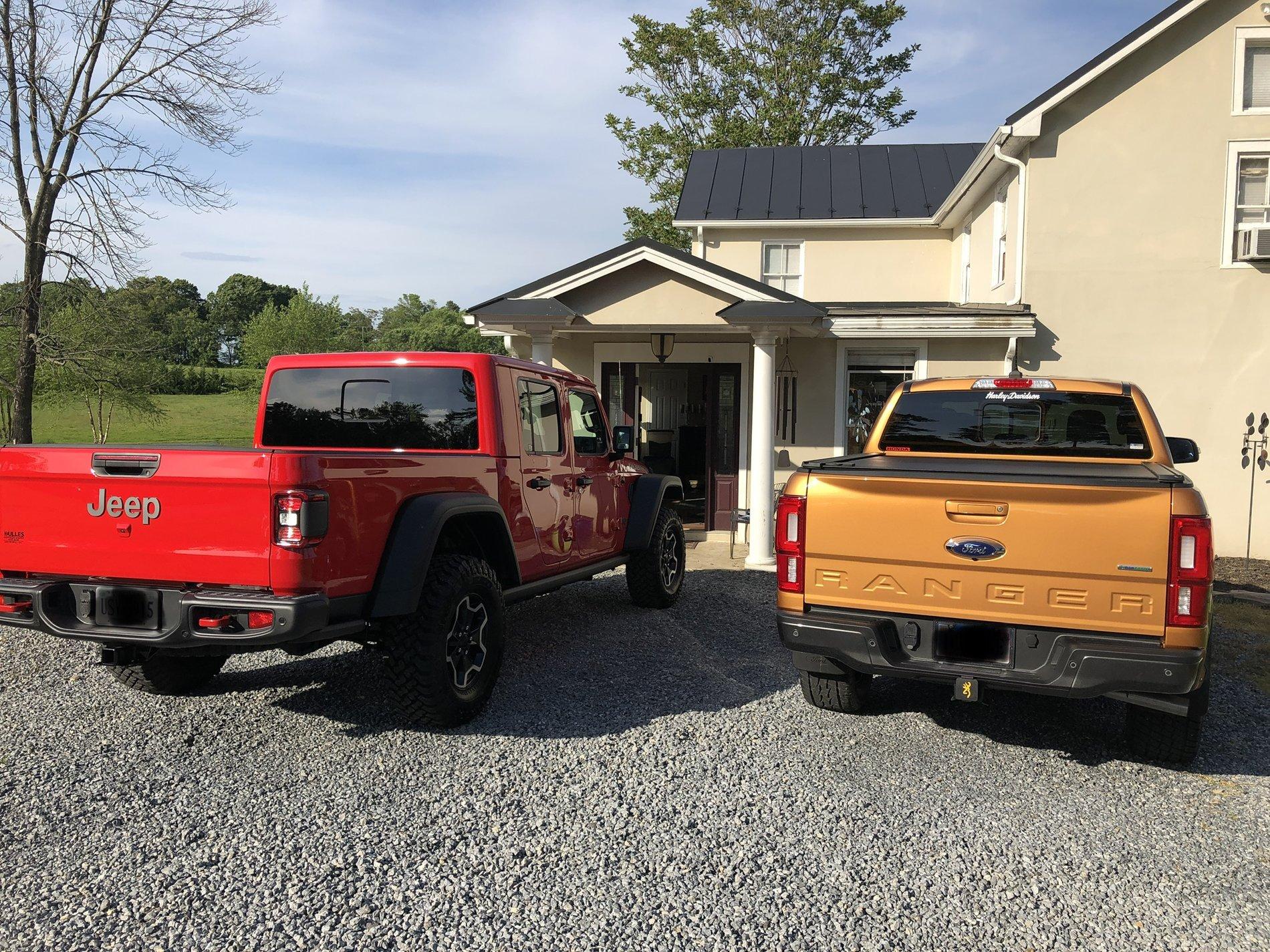 Jeep Gladiator "JEEP" tailgate badge mods? 27481173-A921-4BD5-882A-3B6373B7A50B