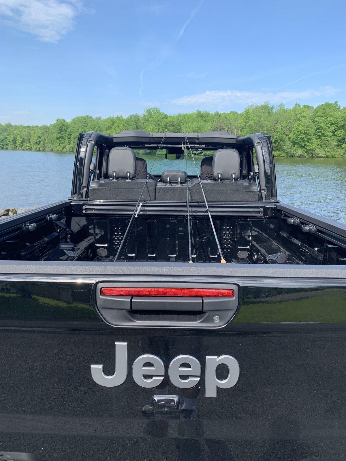Jeep Gladiator BLACK Gladiator JT Club D8201D2B-42CA-45EC-A2F3-071D430513D4