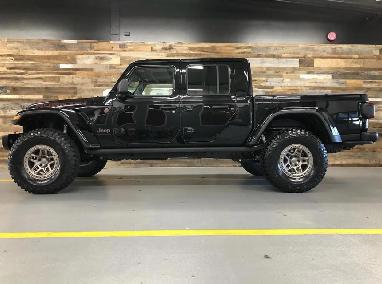 Jeep Gladiator BLACK Gladiator JT Club 615FB669-5FBD-45E2-BAAD-BEFCD72EE353