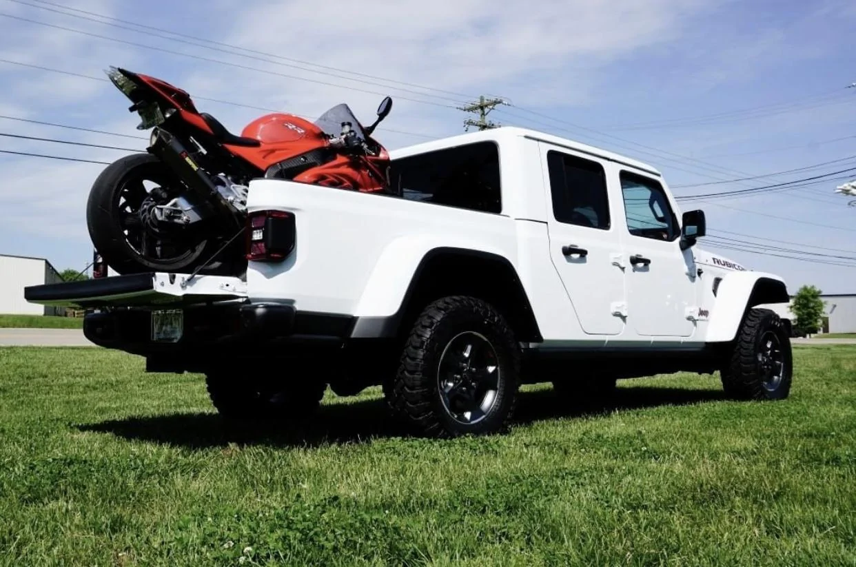 Jeep Gladiator BRIGHT WHITE Gladiator JT Club F69580F8-D475-42E3-8EF7-BB7FB4833214