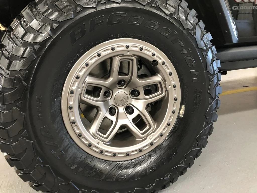 Jeep Gladiator BLACK Gladiator JT Club F584C2C2-82DF-4219-A891-D958831BDC9C